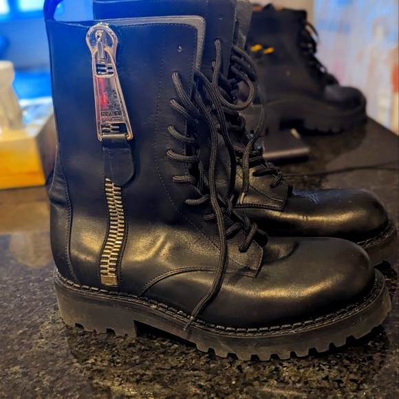 Moschino by Jeremy Scott Zip detail lace-up black leather combat boots - Picture 1 of 6
